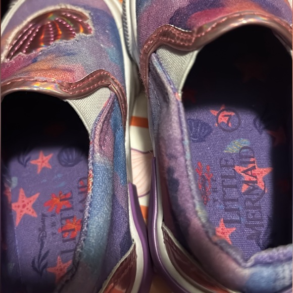 Size seven toddler shoes - Picture 2 of 2